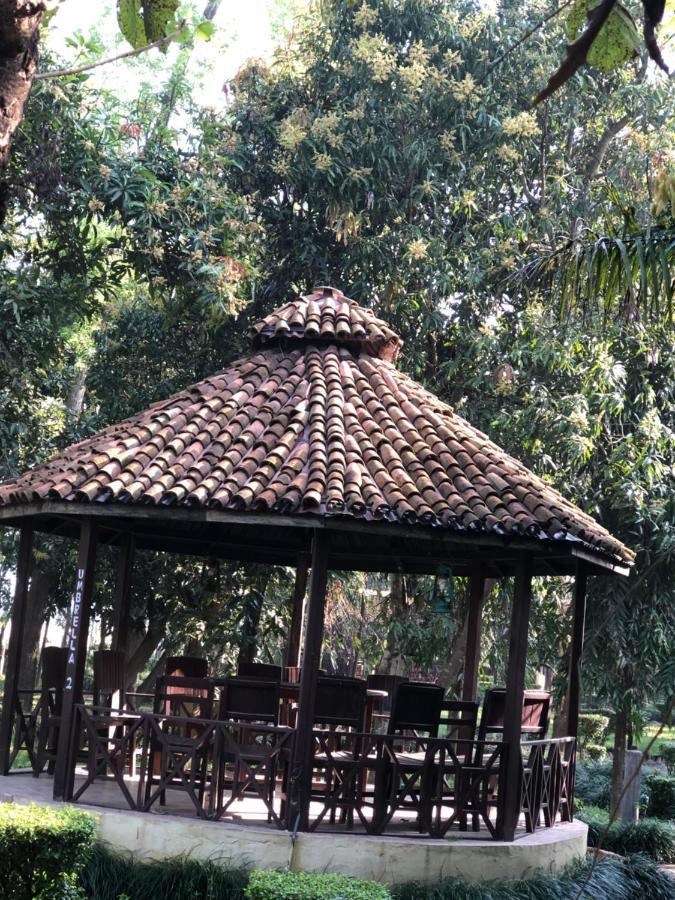 Rhino Lodge Bardia Pvt Ltd Bardiya Buitenkant foto